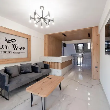 Apartahotel Blue Wave Luxury 4*