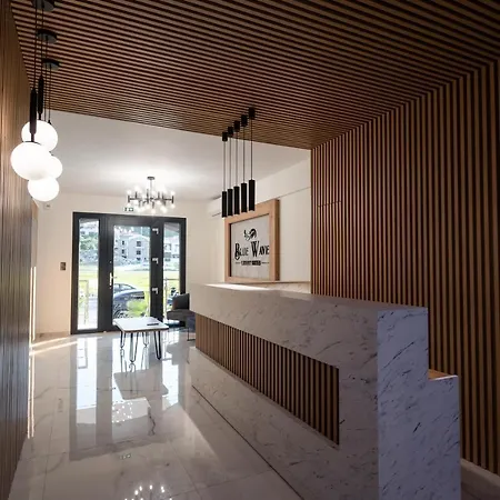 Blue Wave Luxury Apartahotel 4*