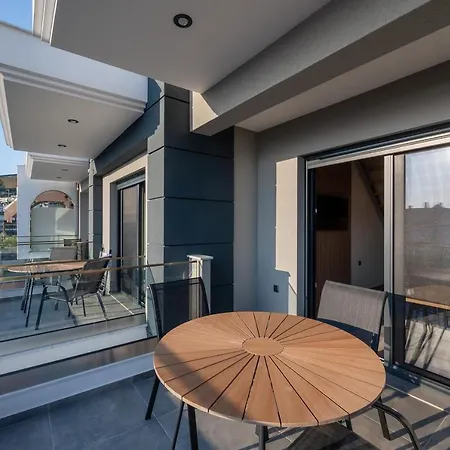 Blue Wave Luxury Nea Iraklitsa