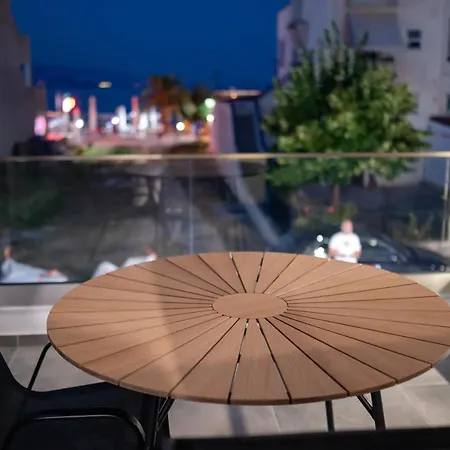 Blue Wave Luxury Aparthotel